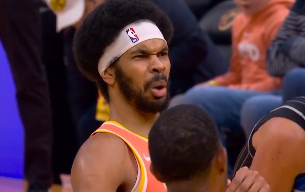 世界杯比赛在线观看地址-自己都难以置信！贾勒特·阿伦罚篮很短三不沾 自己尴尬得笑了