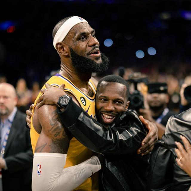 世界杯客户端升级下载-富保罗辟谣联手詹姆斯买NBA球队：我真的买不起